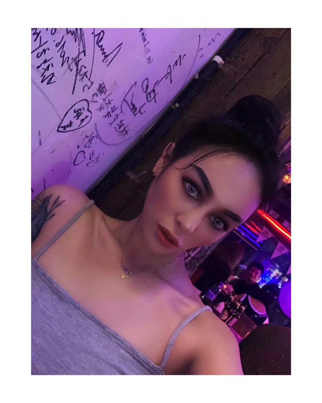 较高端的外围，转角的女dj